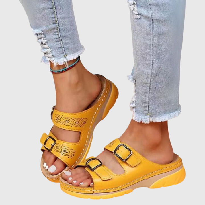 Diora | Ortopediska Skinnsandaler
